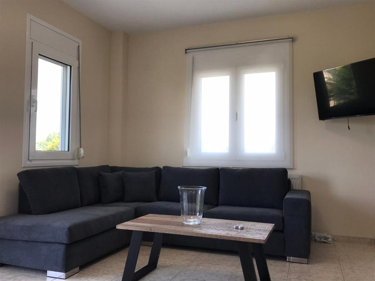 Ferienwohnung Dimeli 1 Plaka Exterior foto